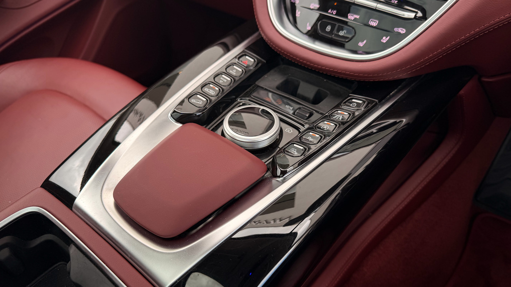 Aston Martin DBX V8 550  #45