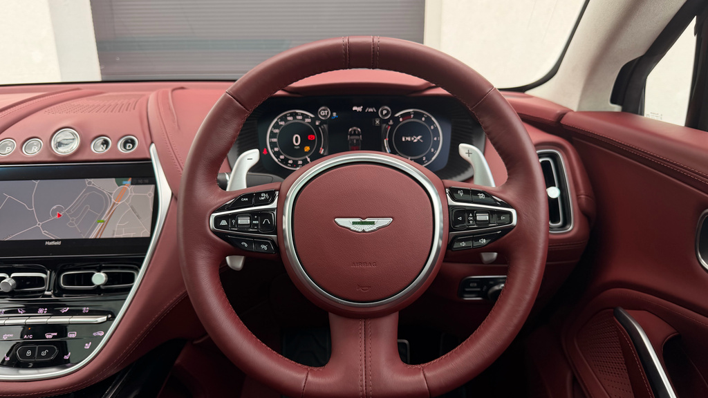 Aston Martin DBX V8 550  #11