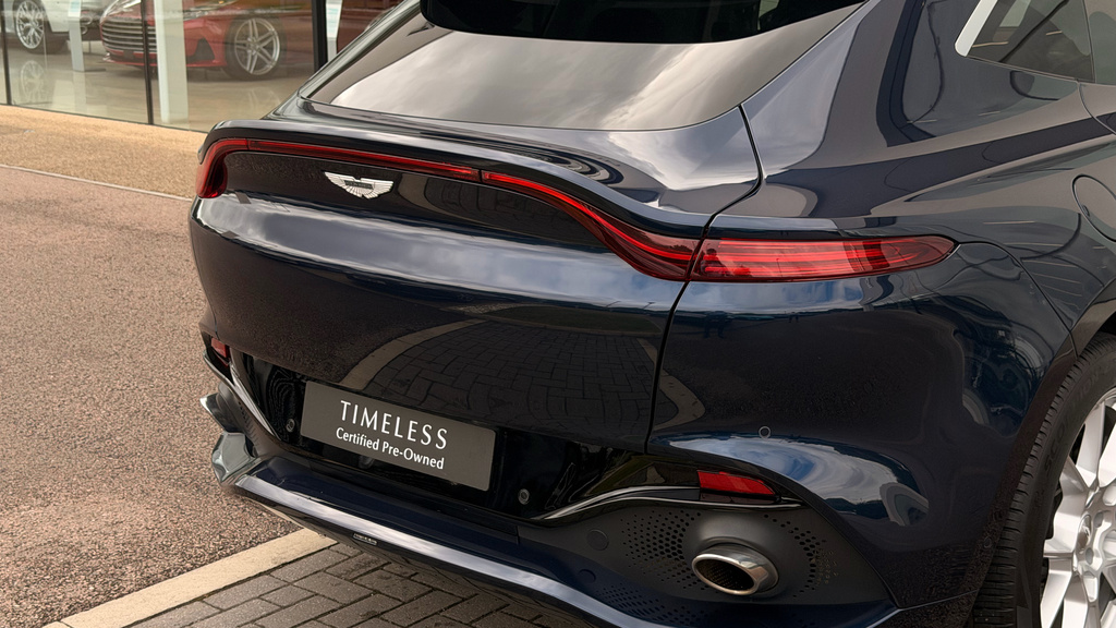 Aston Martin DBX V8 550  #8