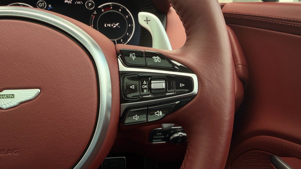 Aston Martin DBX V8 550  #41