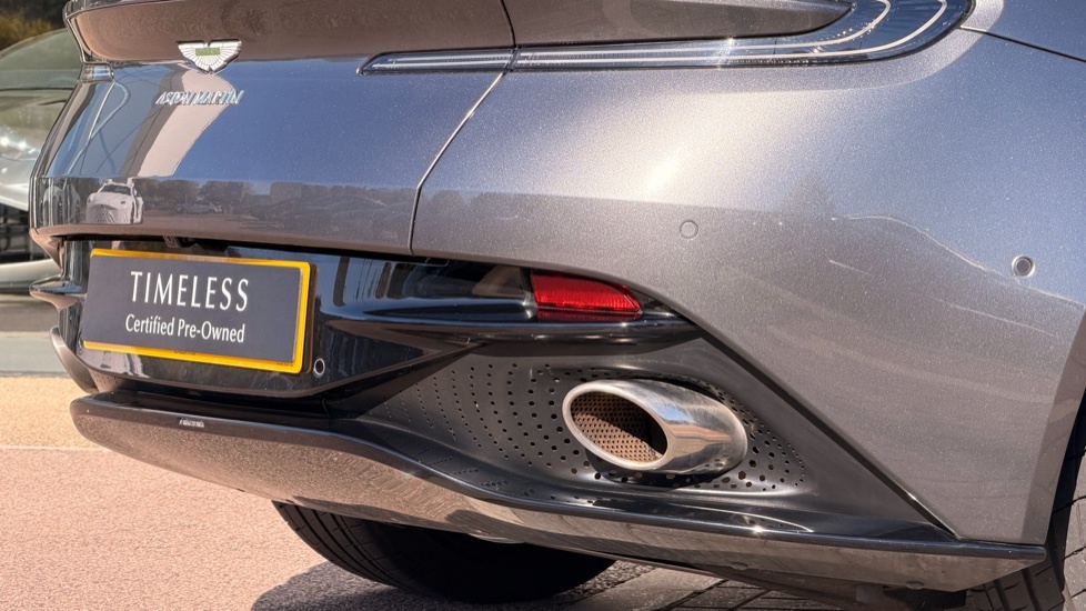 Aston Martin DB11 4.0L V8 Coupe Red #33