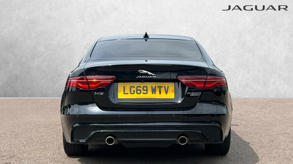 Jaguar XE R-dynamic S Black #6