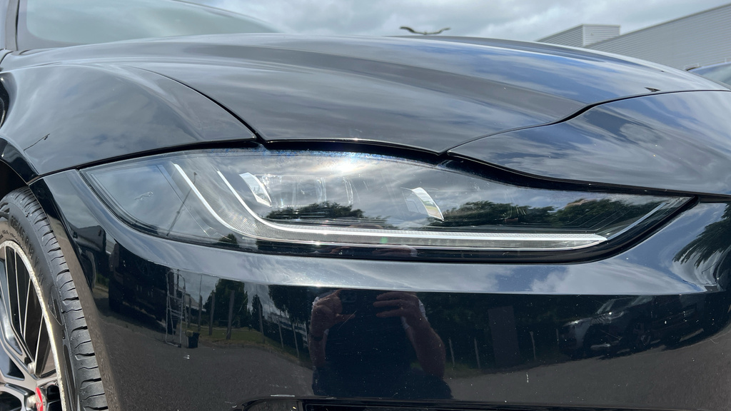 Jaguar XE R-dynamic S White #16