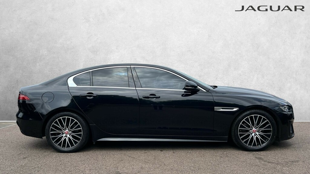 Jaguar XE R-dynamic S Black #5