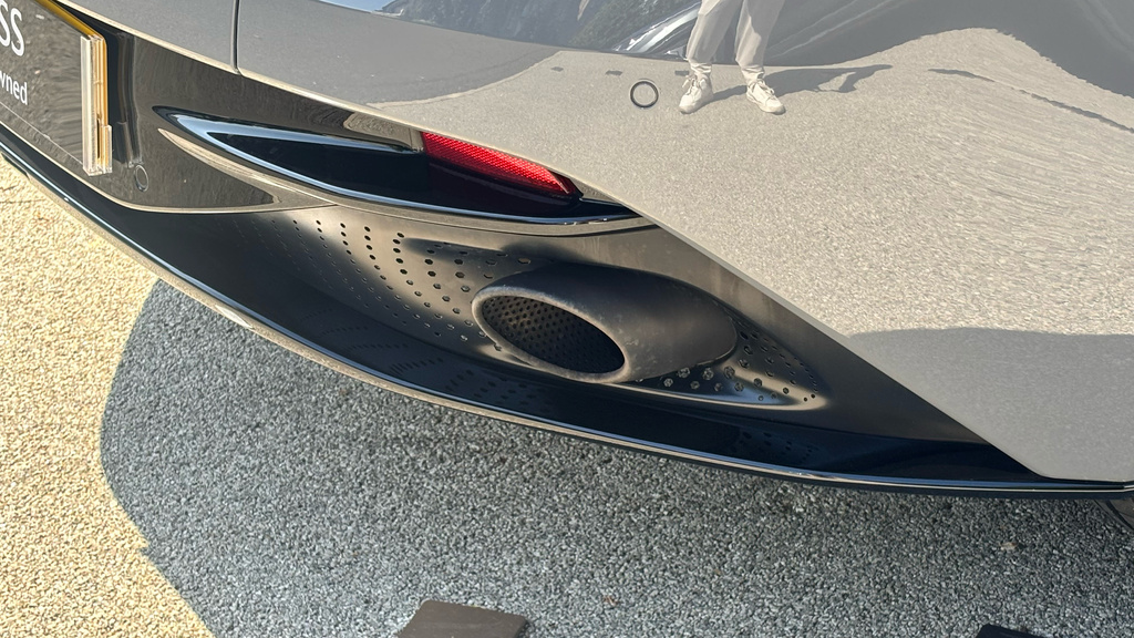 Aston Martin DB11 V8 Silver #19