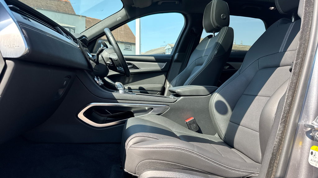 Jaguar F-Pace R-dynamic Se Black Grey #3