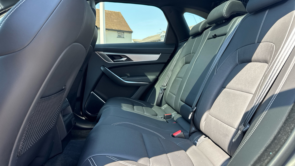 Jaguar F-Pace R-dynamic Se Black Grey #4