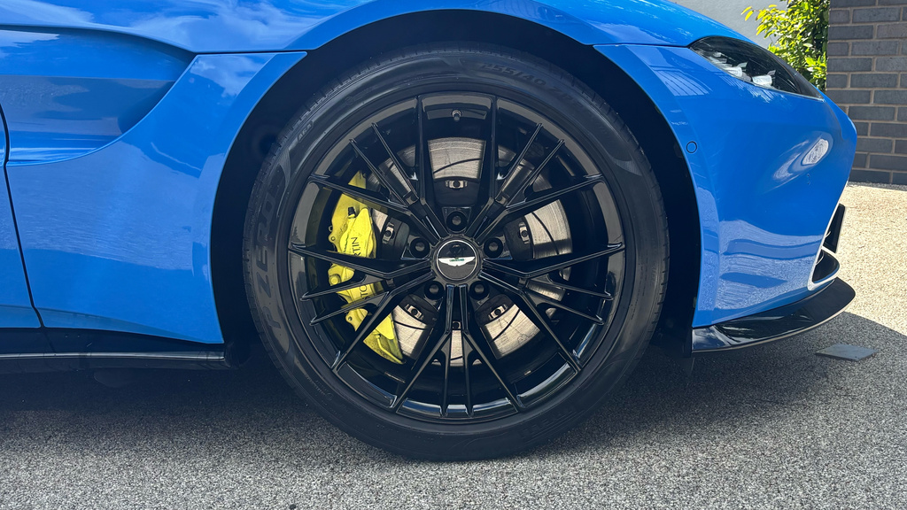 Aston Martin Vantage 4.0L V8 Roadster Blue #4