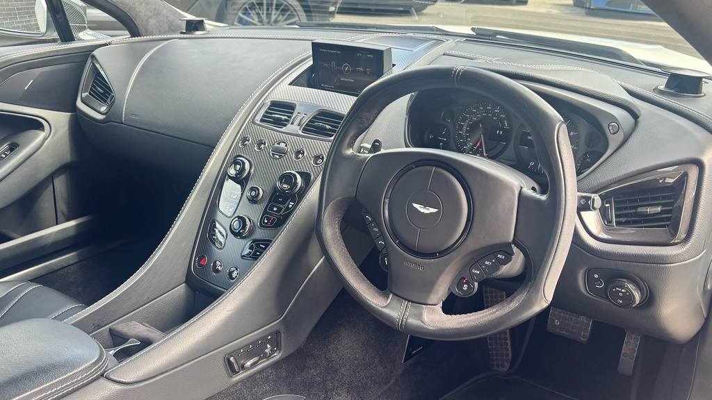 Aston Martin Vanquish 6.0L V12 8-Speed Coupe White #3