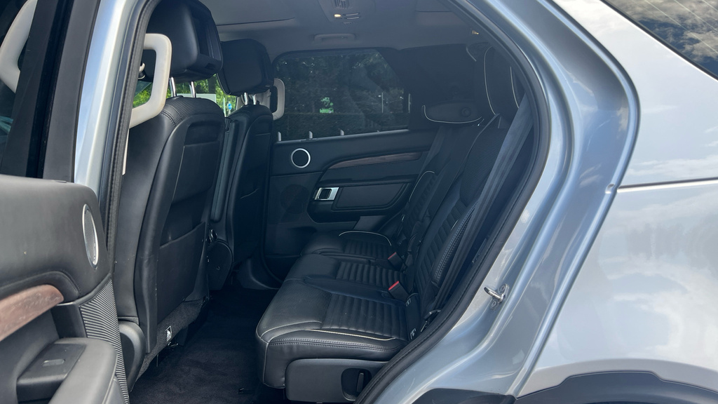Land Rover Discovery Hse Luxury Silver #4