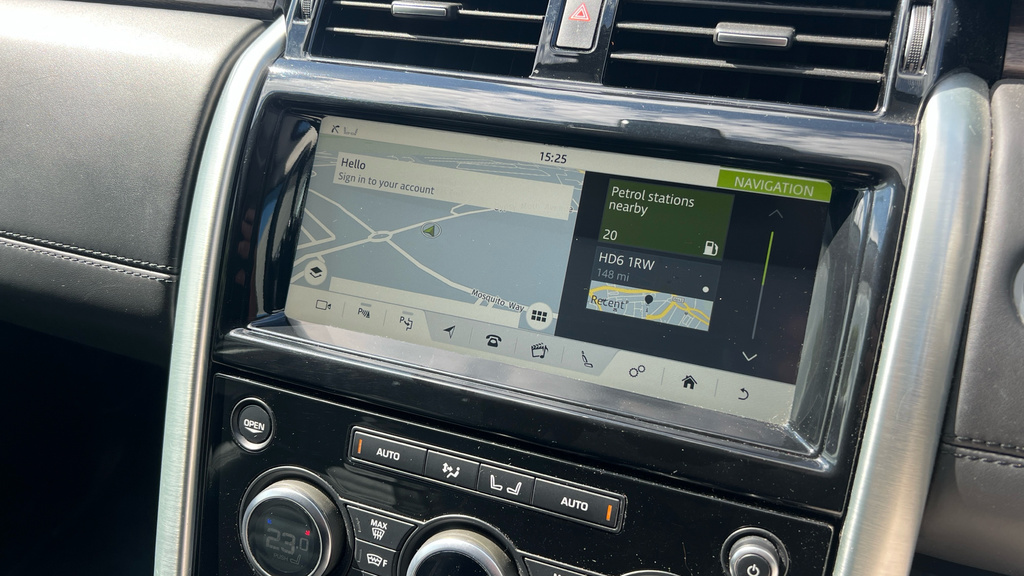 Land Rover Discovery Td4 Se Tech Black #11