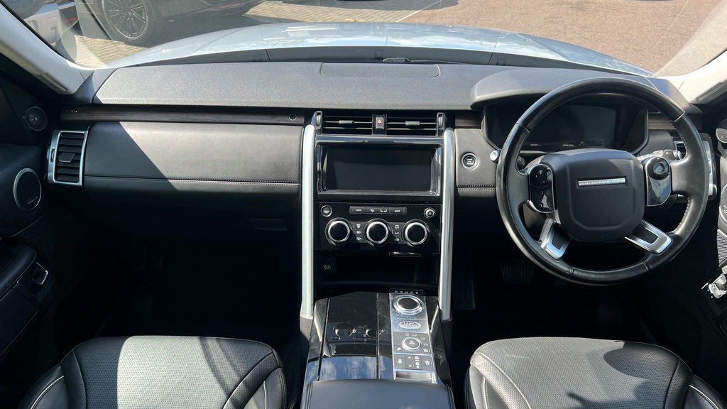 Land Rover Discovery Td4 Se Tech Black #9