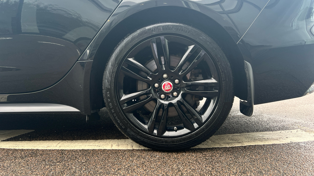 Jaguar XE R-dynamic S Blue #8