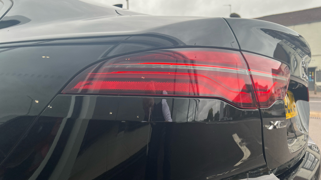 Jaguar XE R-dynamic S Blue #19