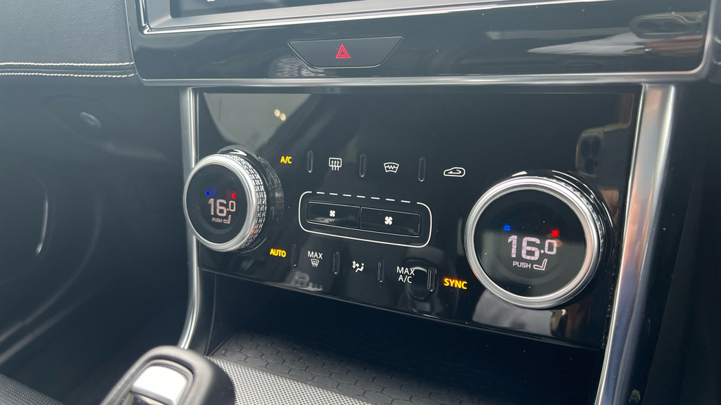 Jaguar XE R-dynamic S Blue #31