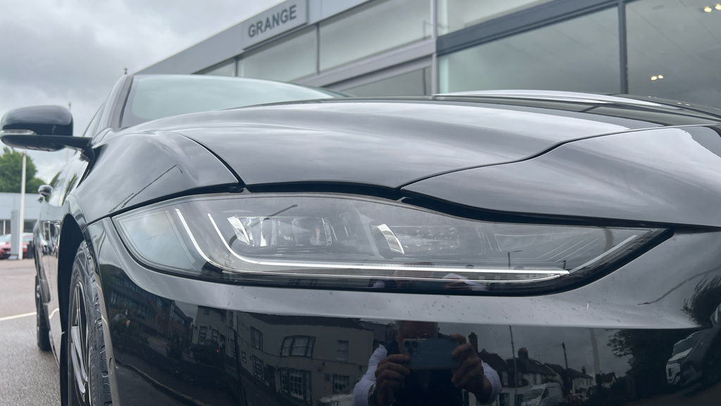 Jaguar XE R-dynamic S Blue #17