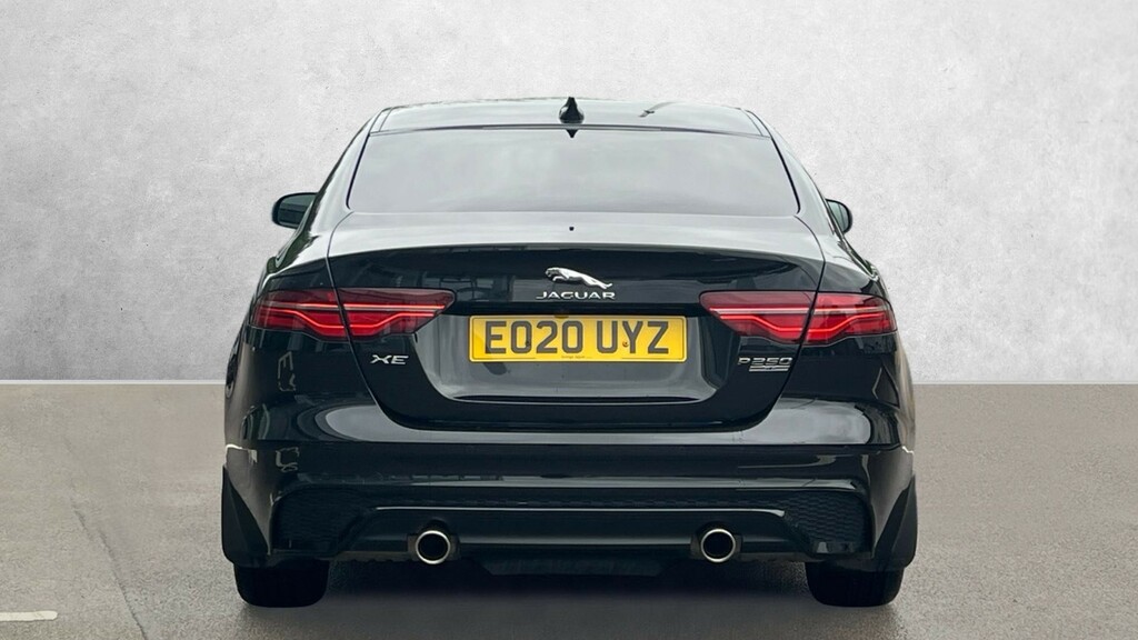 Jaguar XE R-dynamic Se Black #6