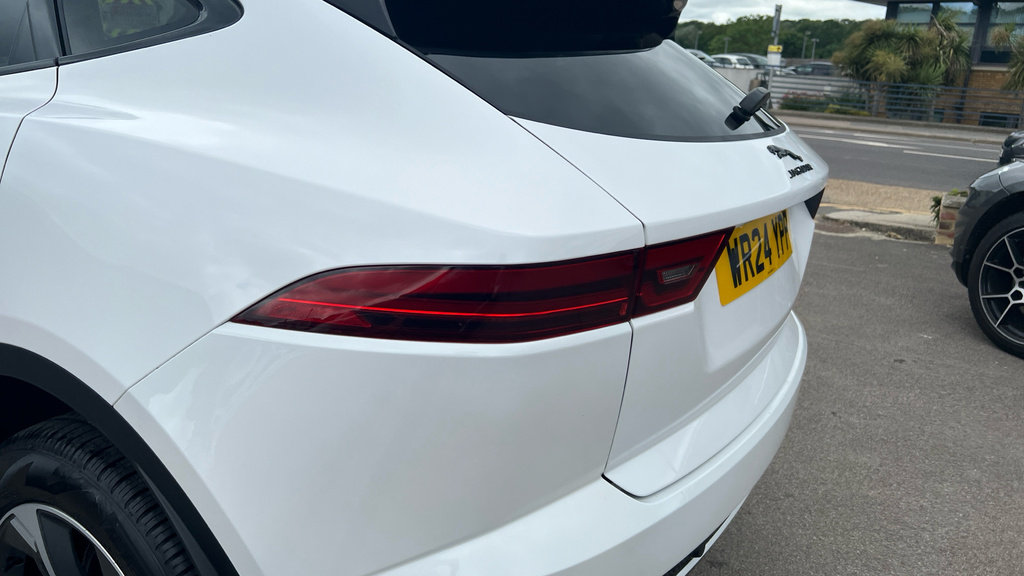 Jaguar E-Pace 1.5 P300e 11.5Kwh R-dynamic Se Black Awd Euro White #19