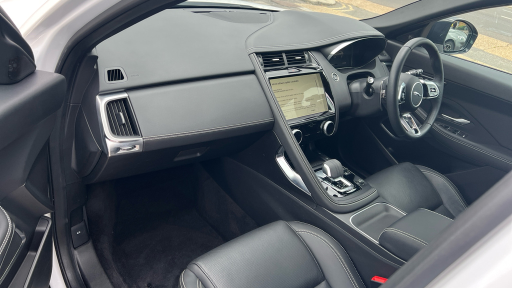 Jaguar E-Pace 1.5 P300e 11.5Kwh R-dynamic Se Black Awd Euro White #23