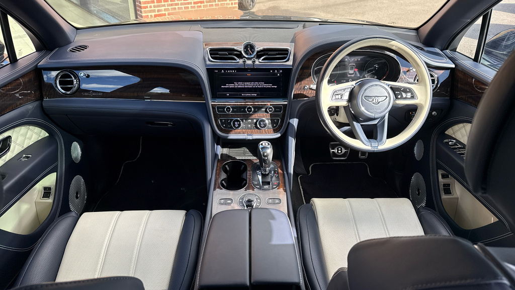 Bentley Bentayga V8 - First Edition Blue #4