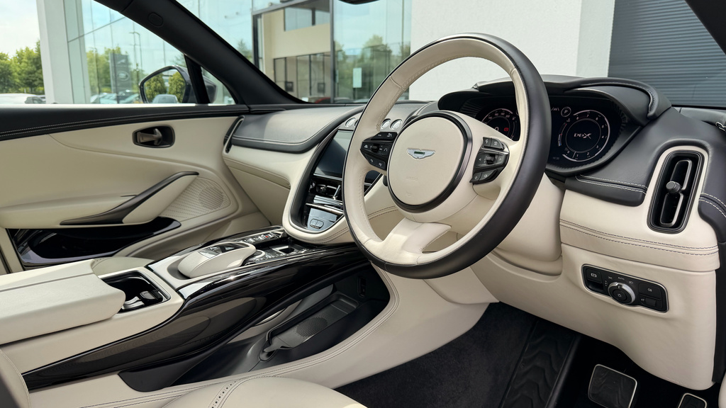 Aston Martin DBX 4.0L V8 550 Silver #3