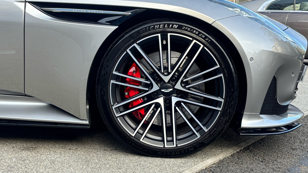 Aston Martin DB12 Volante 4.0L V8 Volante Silver #4