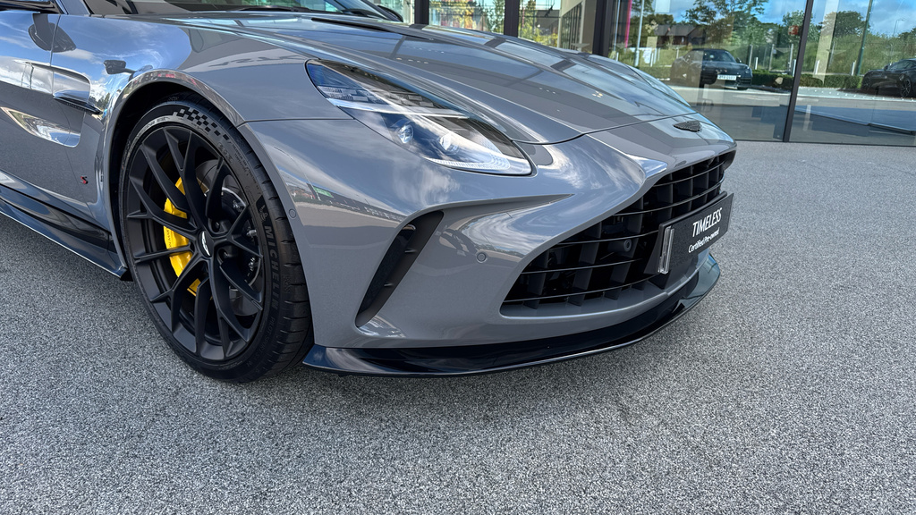 Aston Martin Vantage 4.0L V8 Roadster Green #14