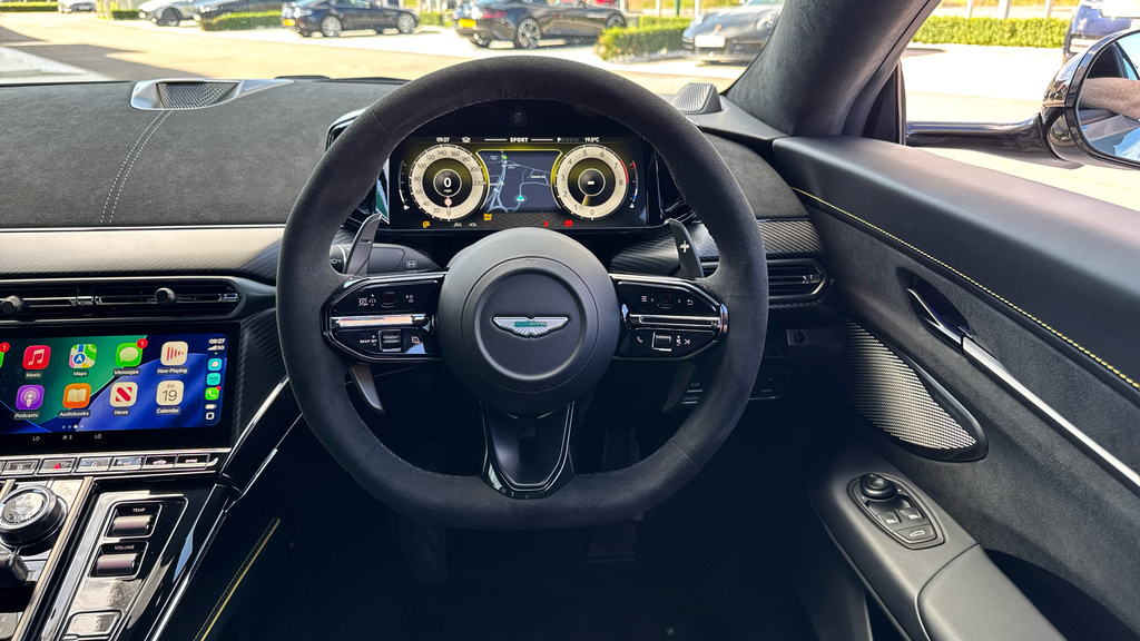 Aston Martin Vantage 4.0L V8 Roadster Green #10