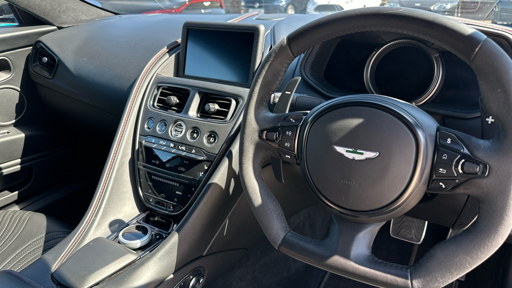 Aston Martin DB11 V8 Volante Touchtronic Black #9