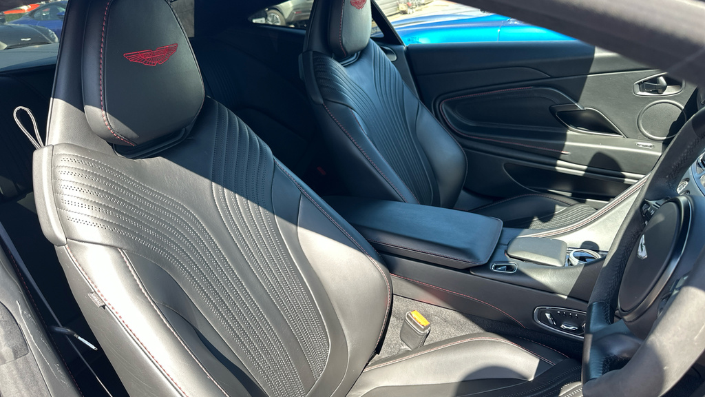 Aston Martin DB11 V8 Volante Touchtronic Black #11