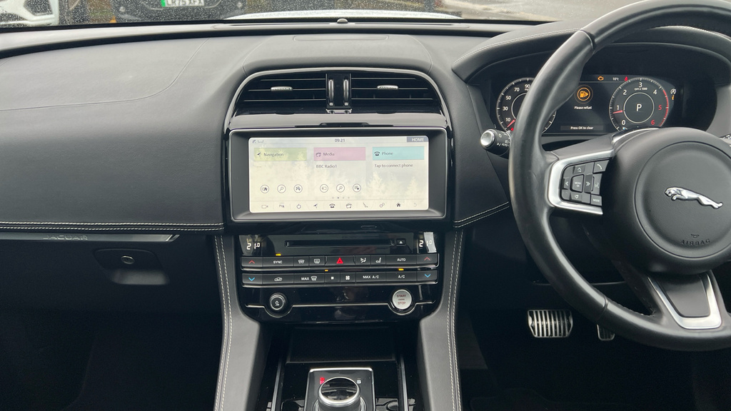 Jaguar F-Pace 2.0 D180 Chequered Flag Awd Euro 6 Ss Black #24