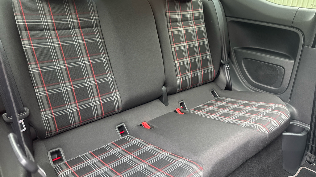 Volkswagen Up 1.0 65Ps Up Red #18