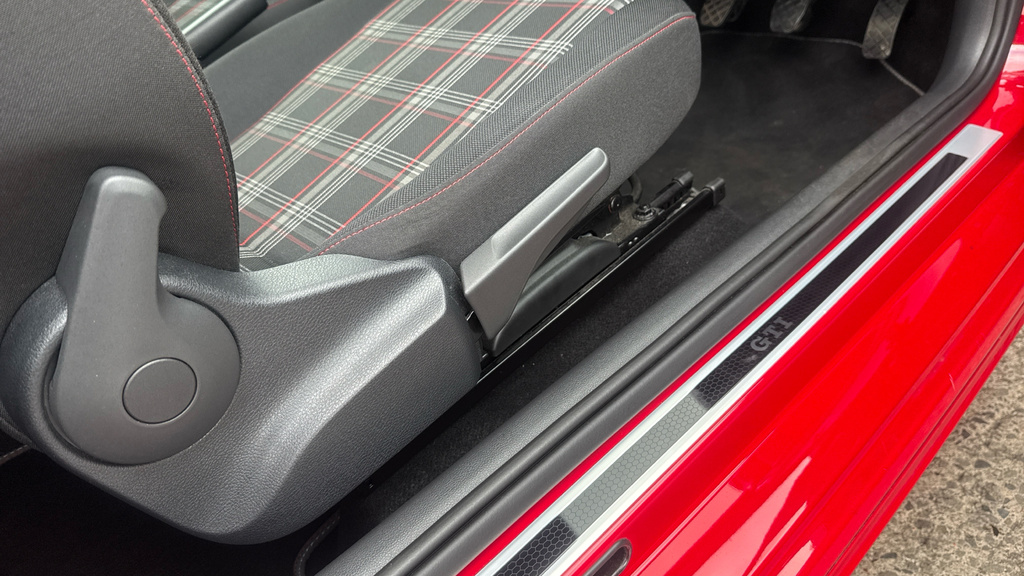 Volkswagen Up 1.0 65Ps Up Red #19