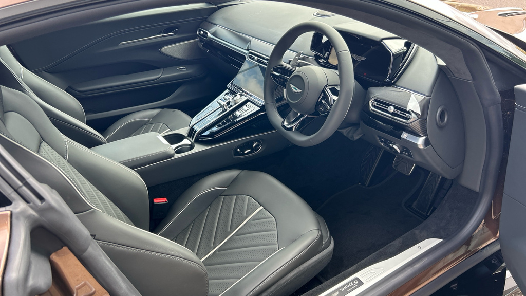 Aston Martin V8 Vantage S Coupe Coupe Brown #3