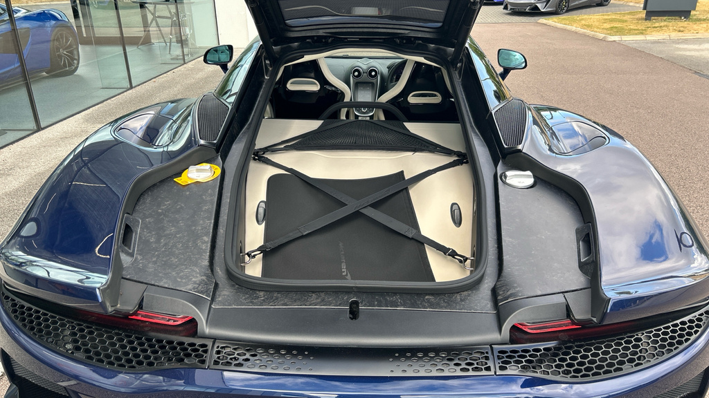 McLaren GT Premium And Practicality Pack Blue #28