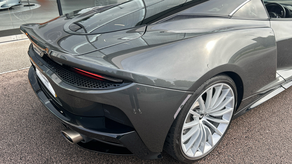 McLaren GT V8 Ssg Black #26