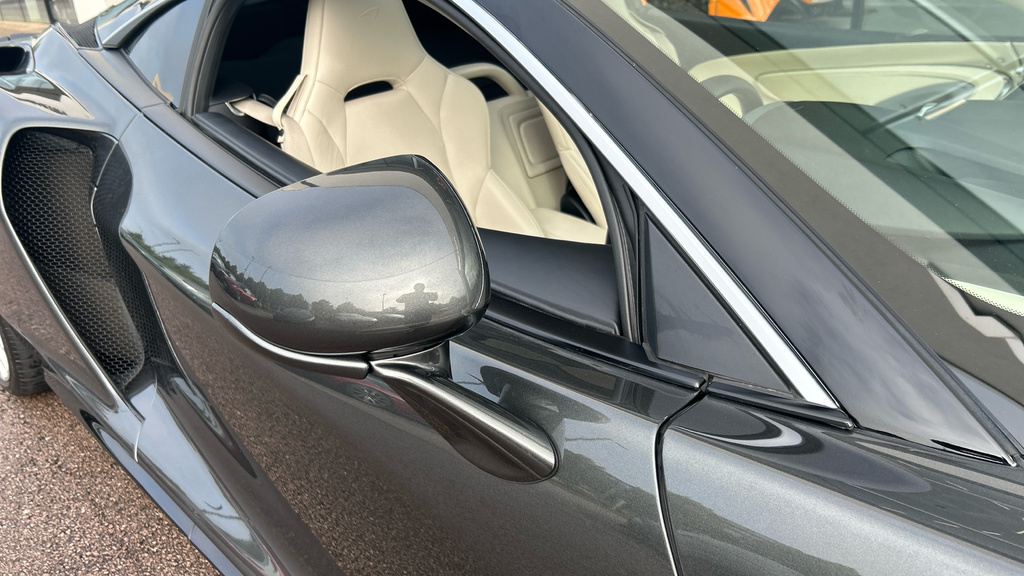 McLaren GT V8 Ssg Black #10