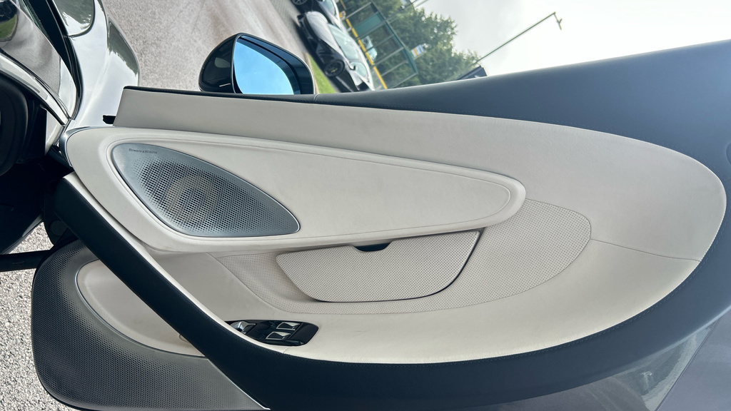 McLaren GT V8 Ssg Black #17