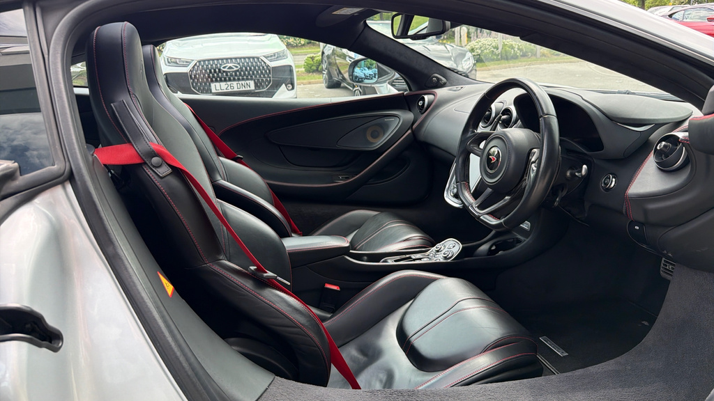 McLaren 570GT Gt Coupe D25RJG Silver #3