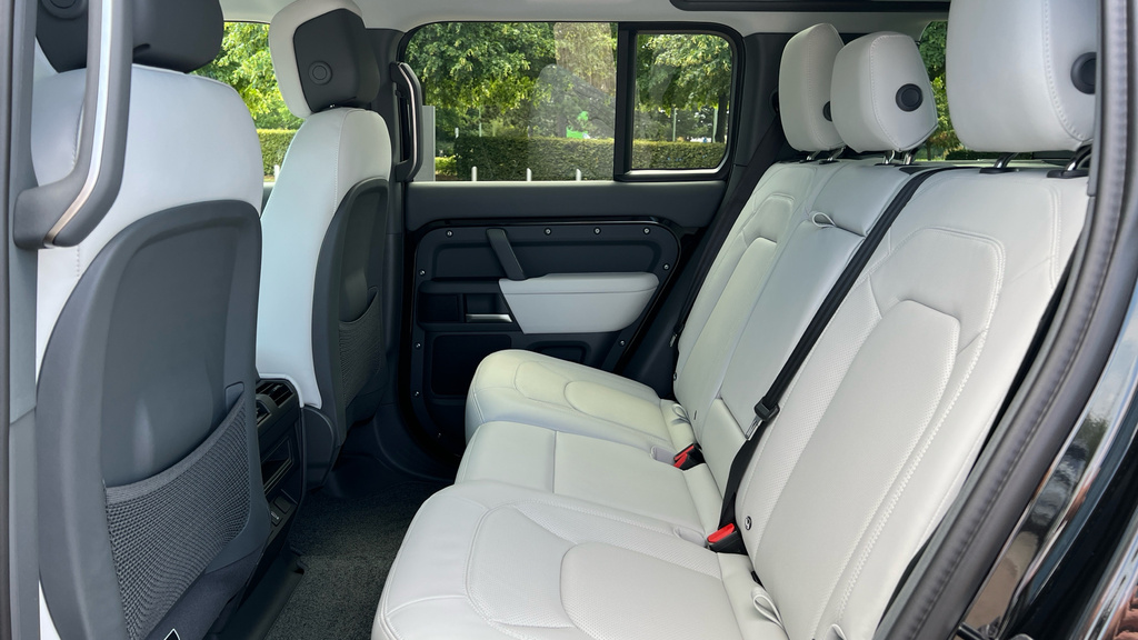 Land Rover Defender 110 X-dynamic Hse 110 Black #4