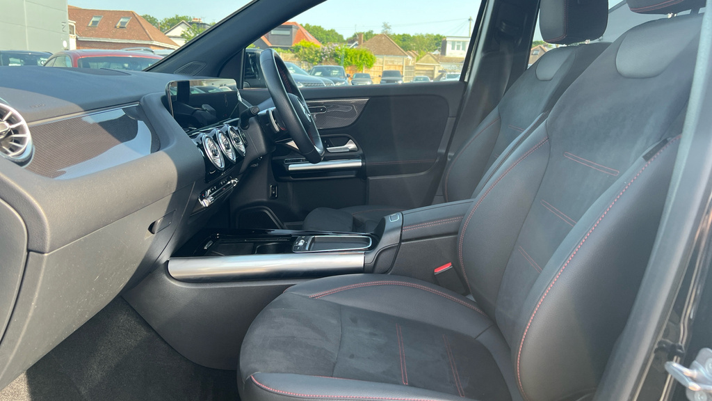 Mercedes-Benz GLA Class Amg Line Executive EX24NKR Black #3