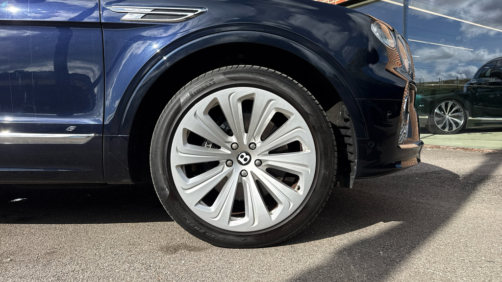 Bentley Bentayga First Edition Blue #6
