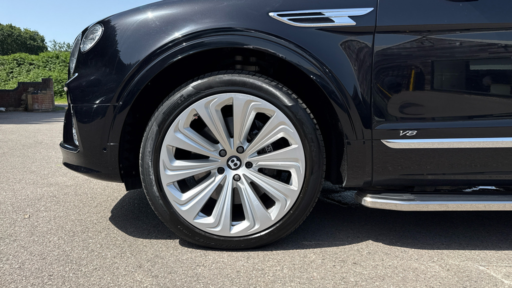 Bentley Bentayga First Edition Black #6