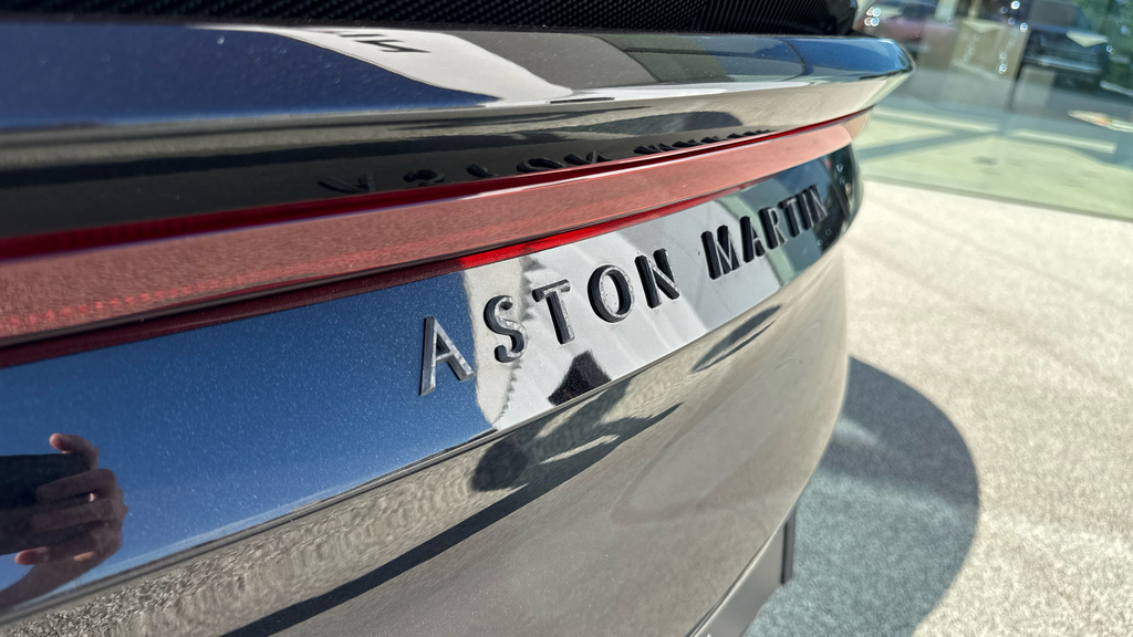 Aston Martin DBS 5.2 V12 Biturbo Superleggera Ohmss Coupe Petro Green #24