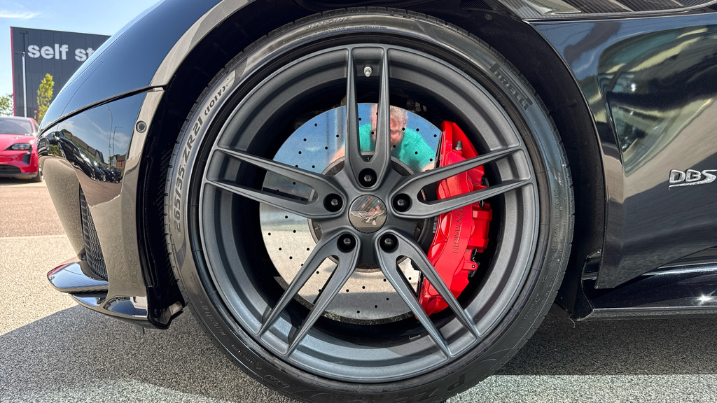 Aston Martin DBS Superleggera Black #4