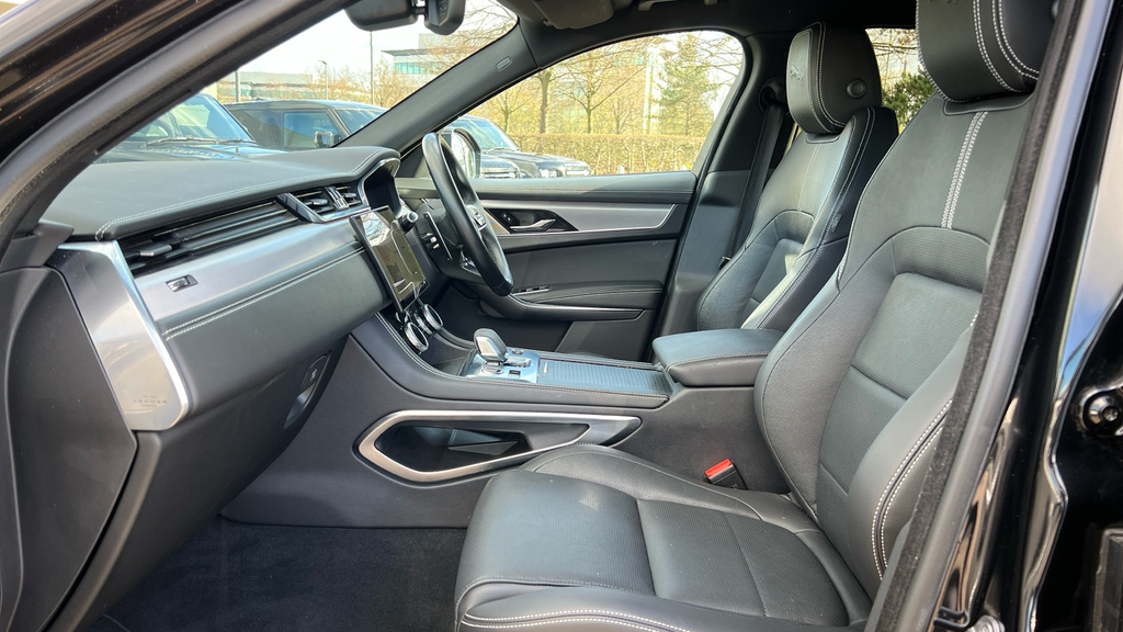 Jaguar F-Pace R-dynamic Se Black #3