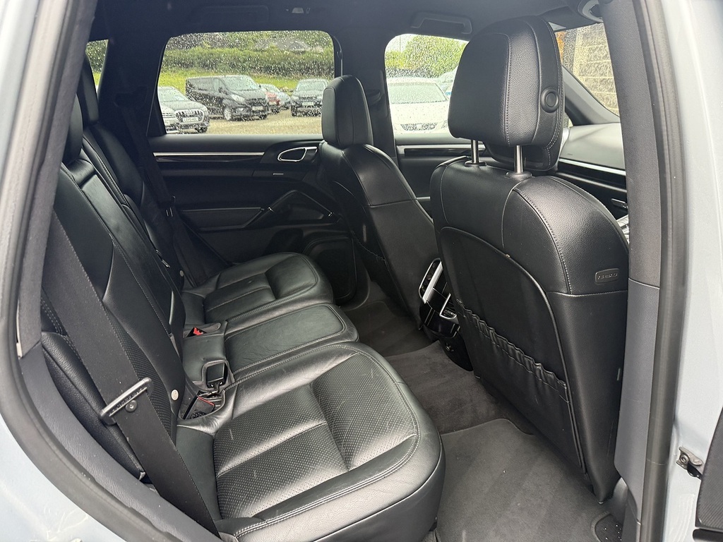 Porsche Cayenne Tiptronic S Black #8
