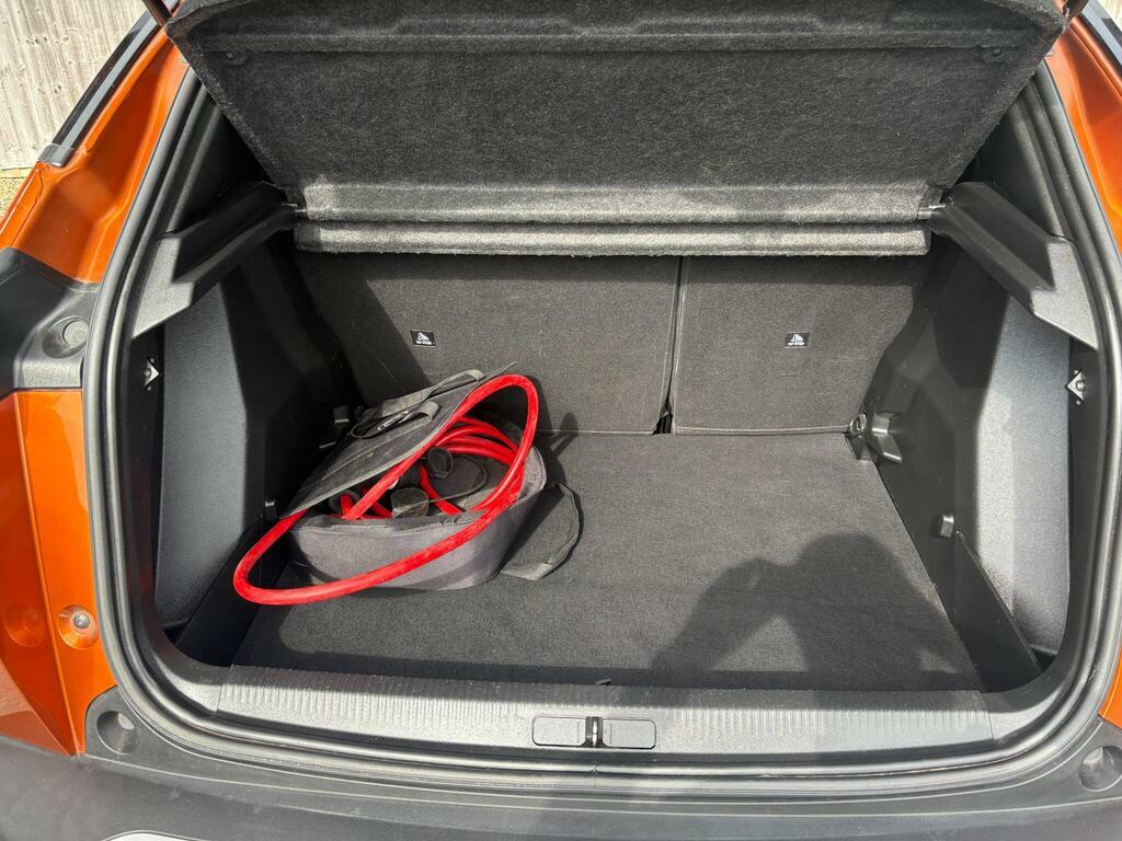 Peugeot e-2008 100Kw Gt 50Kwh Black #40