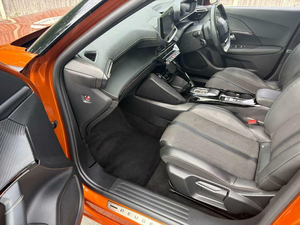Peugeot e-2008 100Kw Gt 50Kwh Black #10