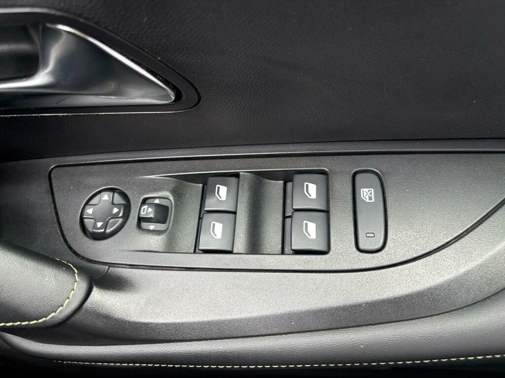 Peugeot e-2008 100Kw Gt 50Kwh Black #27